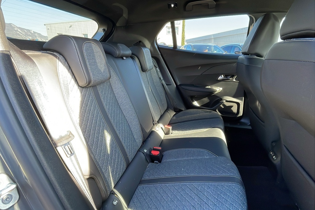 Peugeot 2008 PureTech 100 S&S BVM6 Allure