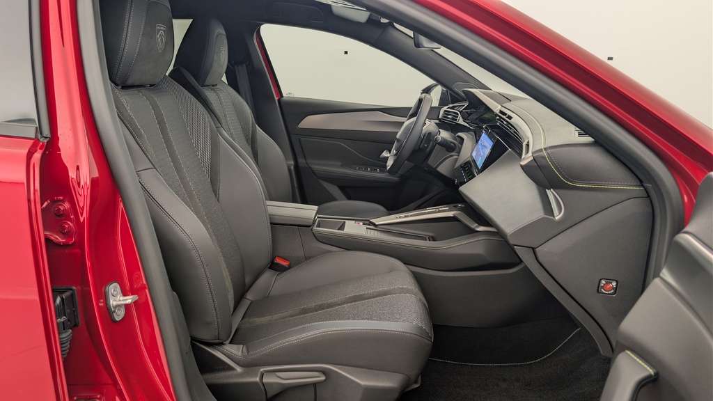 Peugeot 408 Hybrid 145 e-DCS6 GT