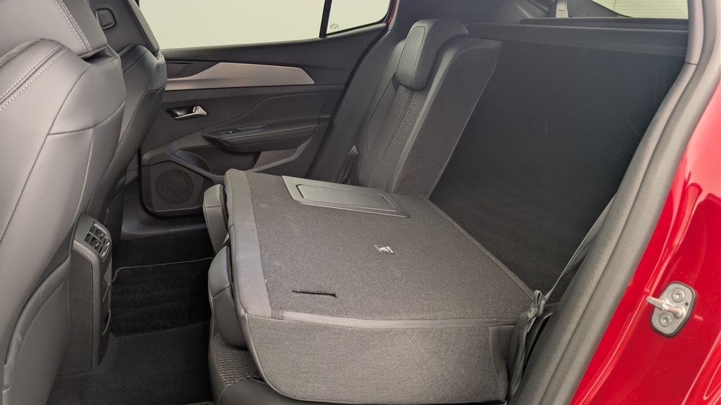 Peugeot 408 Hybrid 145 e-DCS6 GT