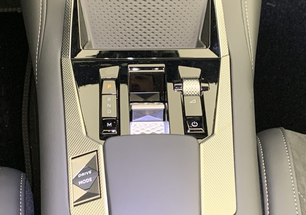 Ds N°4 Hybride 145 e-DCT6 Etoile – Alcantara