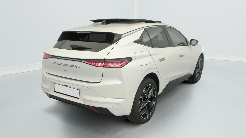 Ds N°4 Hybride 145 e-DCT6 Etoile – Alcantara