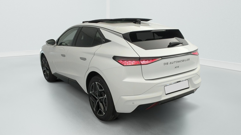 Ds N°4 Hybride 145 e-DCT6 Etoile – Alcantara