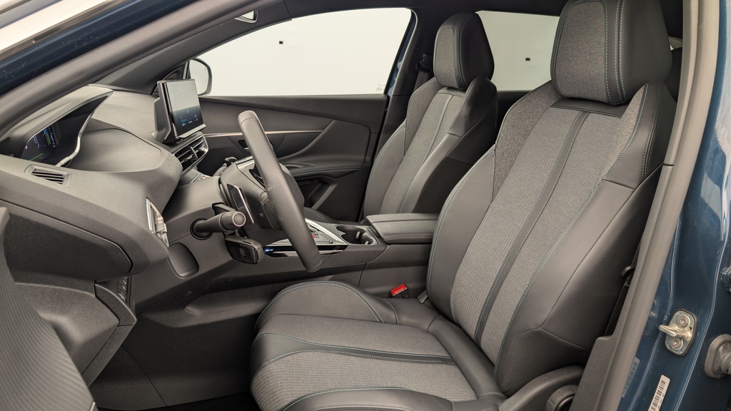 Peugeot 3008 Hybrid 180 e-EAT8 Allure Pack