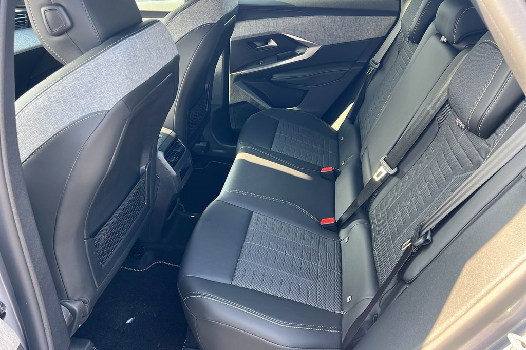 Peugeot 3008 Hybrid 145 e-DCS6 GT
