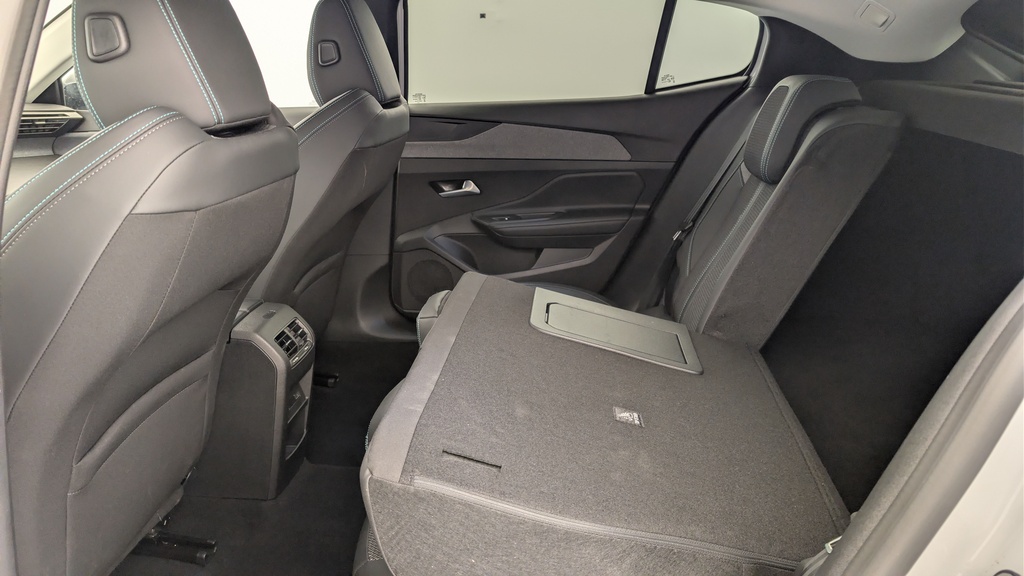 Peugeot 408 Hybrid 136 e-DCS6 Allure