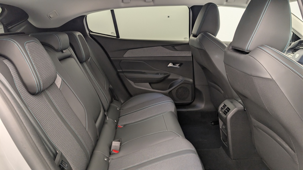 Peugeot 408 Hybrid 136 e-DCS6 Allure