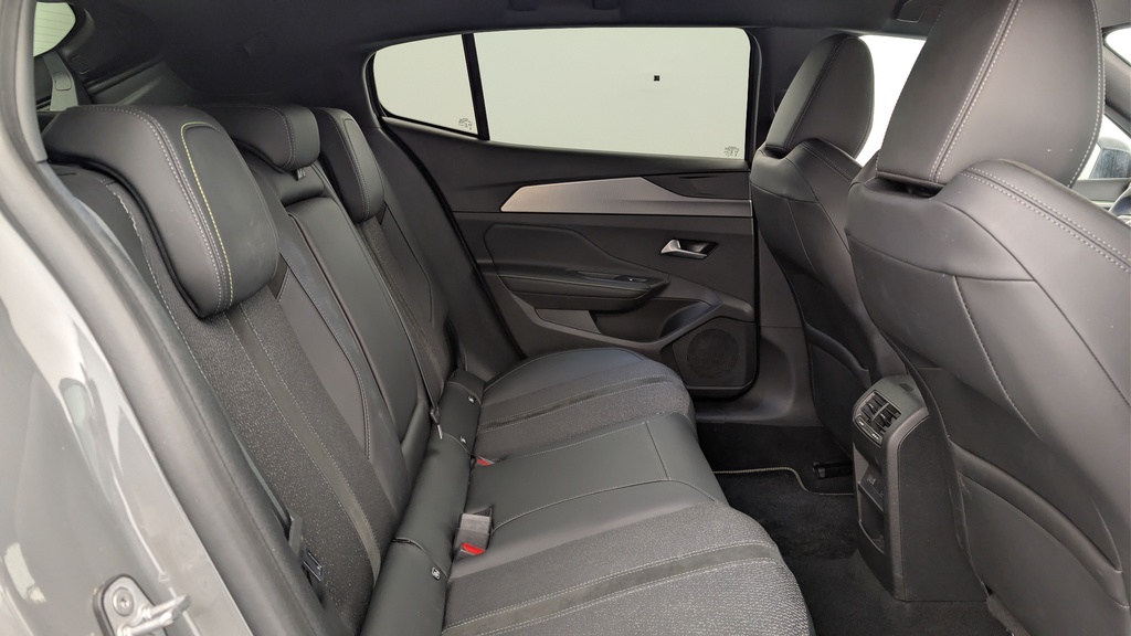 Peugeot 408 Hybrid 145 e-DCS6 GT