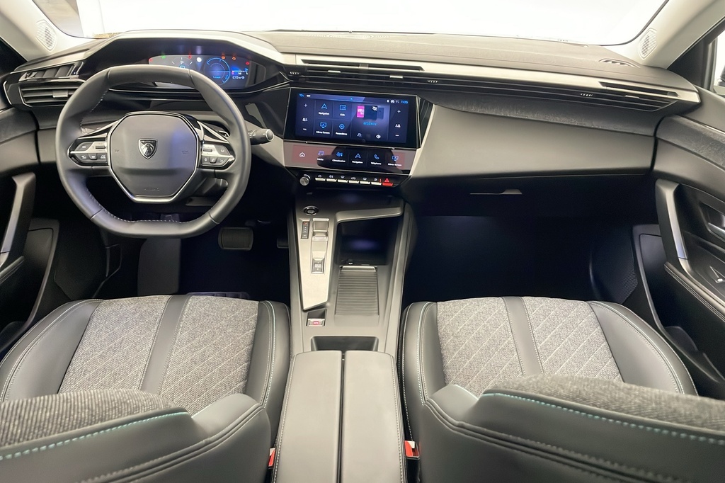 Peugeot 408 Hybrid 136 e-DCS6 Allure