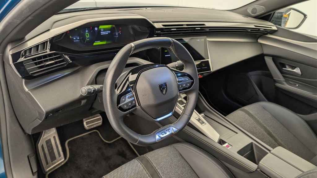 Peugeot 408 Hybrid 145 e-DCS6 GT