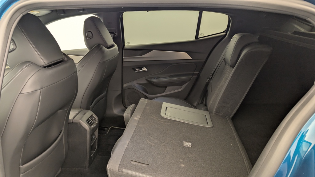 Peugeot 408 Hybrid 145 e-DCS6 GT