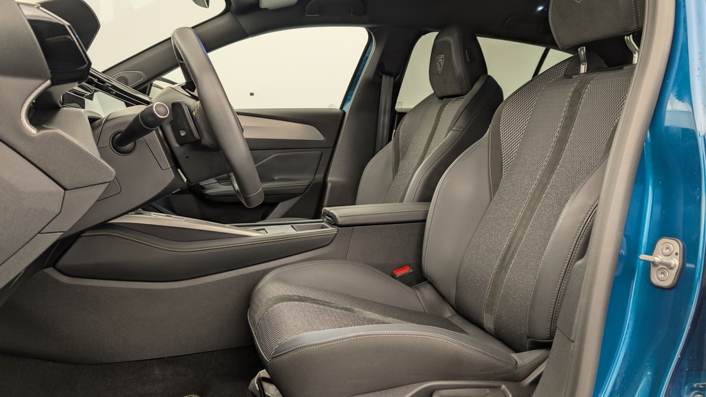 Peugeot 408 Hybrid 145 e-DCS6 GT