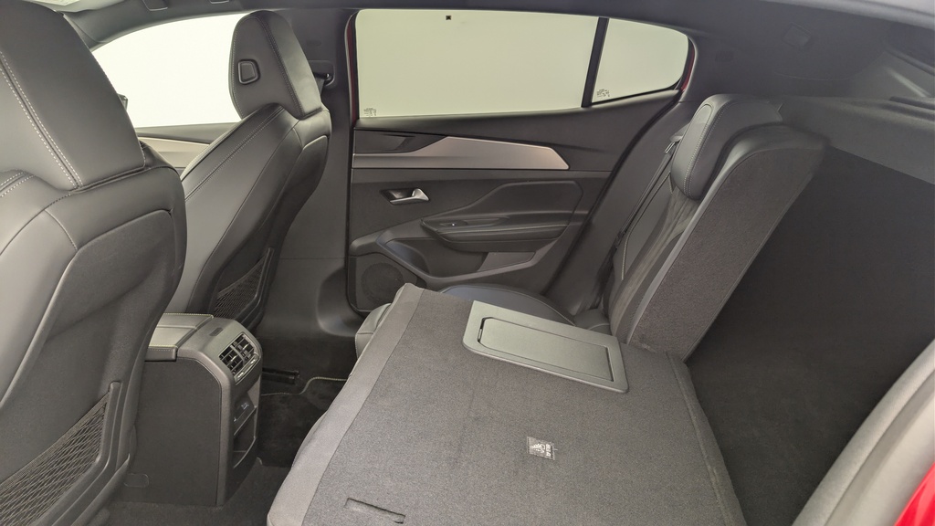 Peugeot 408 Hybrid 145 e-DCS6 GT