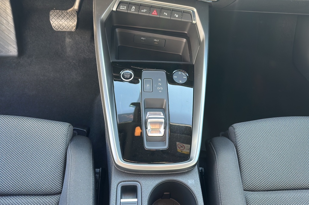 Audi A3 SPORTBACK 40 TFSIE 204 S TRONIC 6 BUSINESS LINE