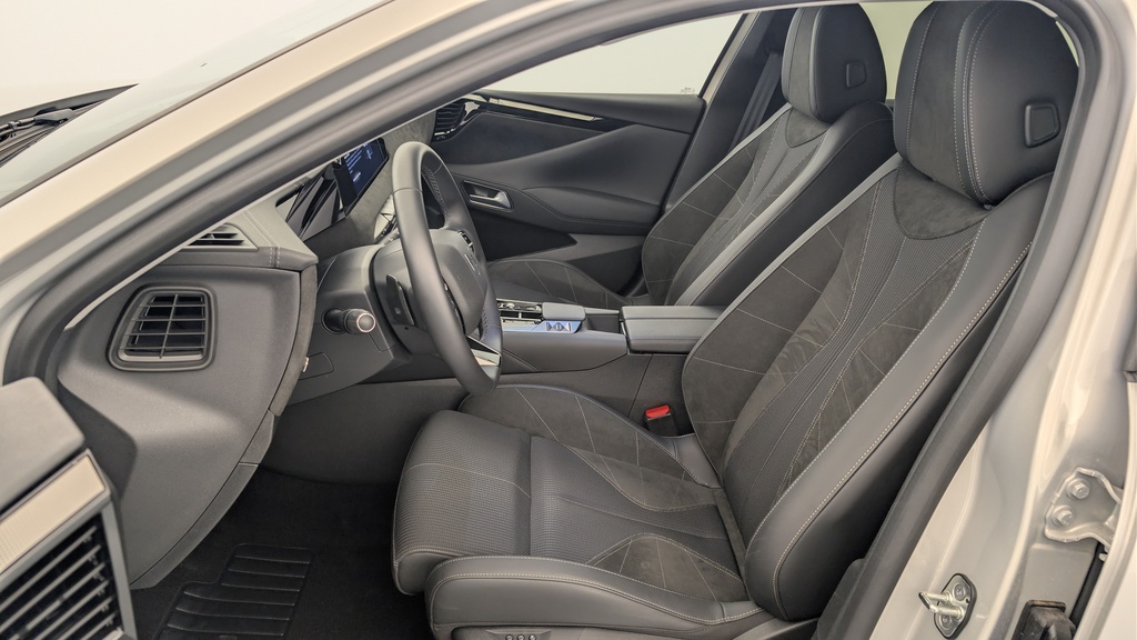Ds DS4 PureTech 130 EAT8 Etoile – Alcantara