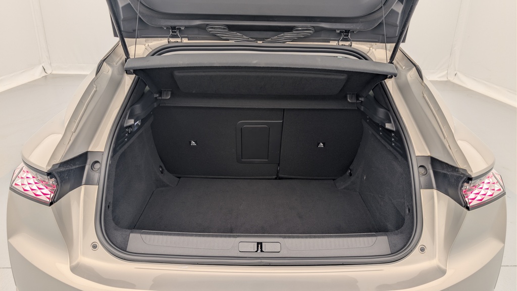 Ds DS4 PureTech 130 EAT8 Etoile – Alcantara