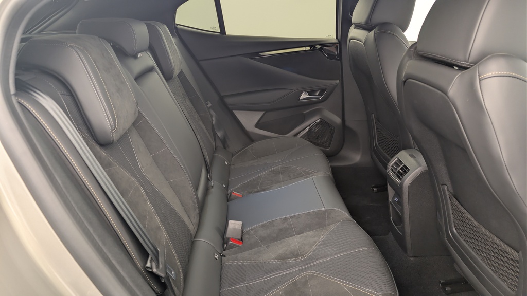 Ds DS4 PureTech 130 EAT8 Etoile – Alcantara
