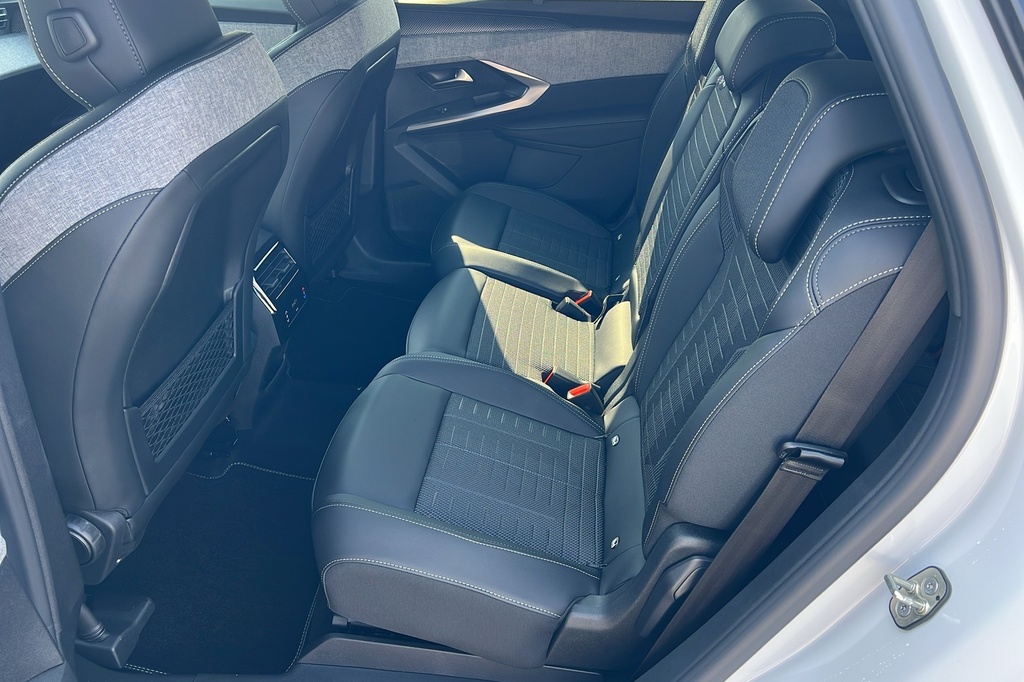Peugeot 5008 Hybrid 145 e-DCS6 GT