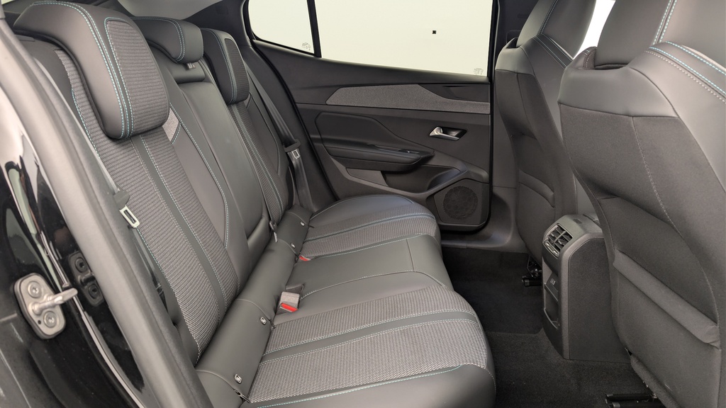 Peugeot 408 Hybrid 136 e-DCS6 Allure