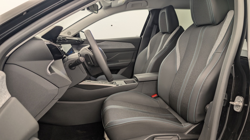 Peugeot 408 Hybrid 136 e-DCS6 Allure