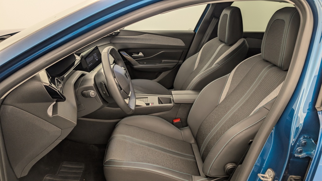 Peugeot 408 Hybrid 136 e-DCS6 Allure