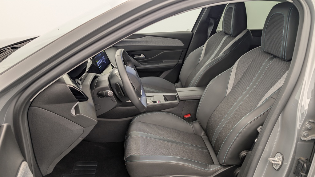 Peugeot 408 Hybrid 136 e-DCS6 Allure