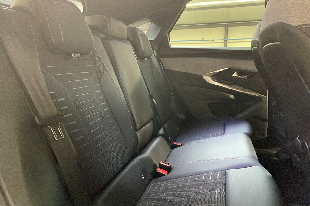 Peugeot 3008 Hybrid 145 e-DCS6 GT