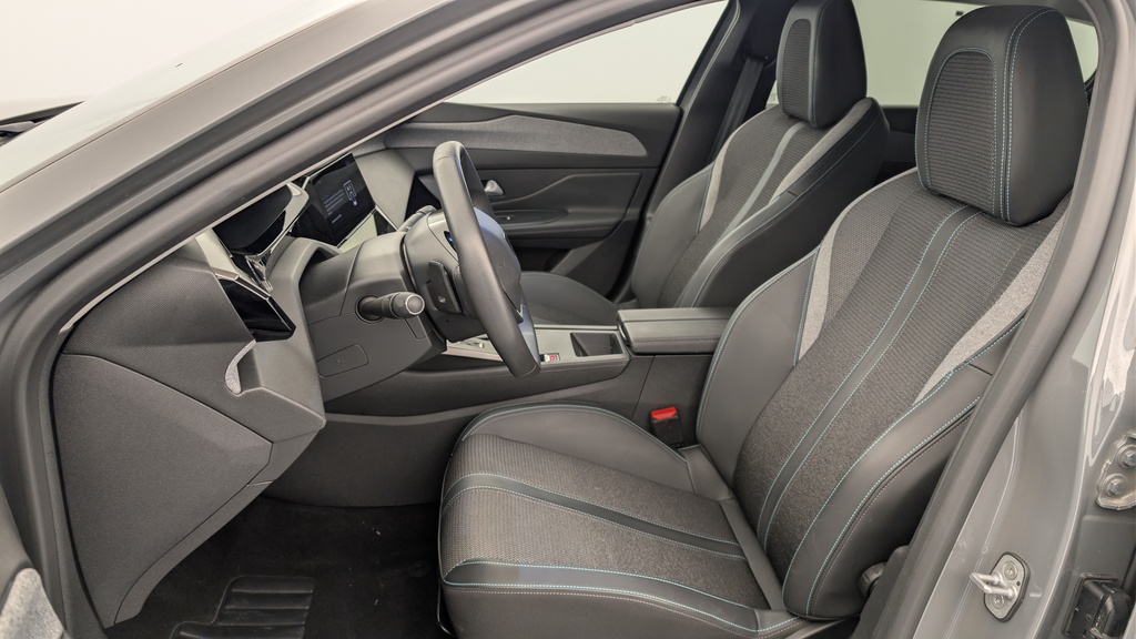 Peugeot 408 Hybrid 136 e-DCS6 Allure