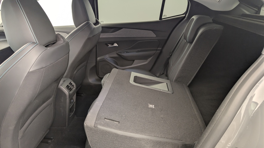 Peugeot 408 Hybrid 136 e-DCS6 Allure