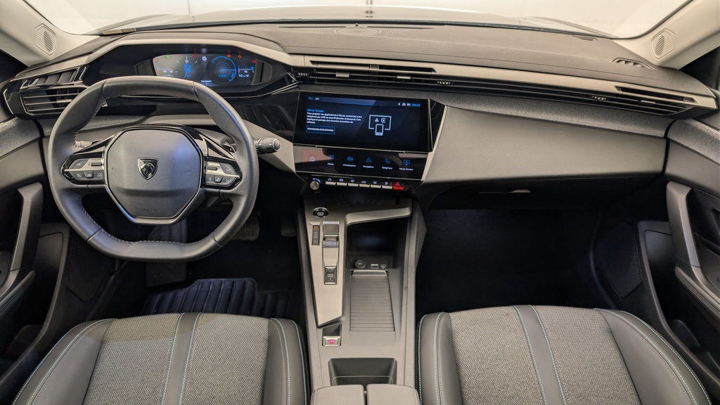 Peugeot 408 Hybrid 136 e-DCS6 Allure