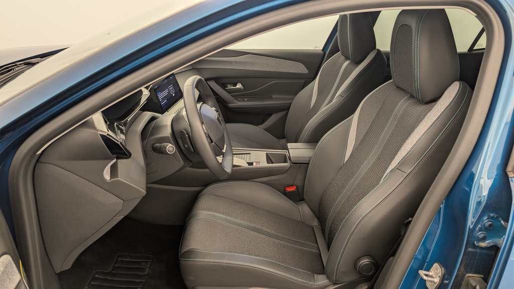 Peugeot 408 Hybrid 136 e-DCS6 Allure