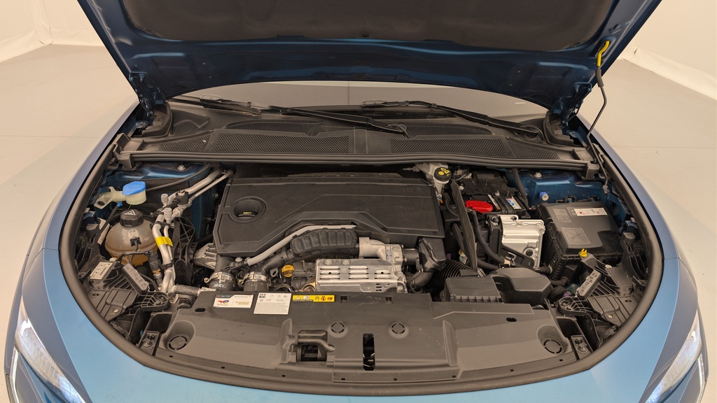 Peugeot 408 Hybrid 136 e-DCS6 Allure