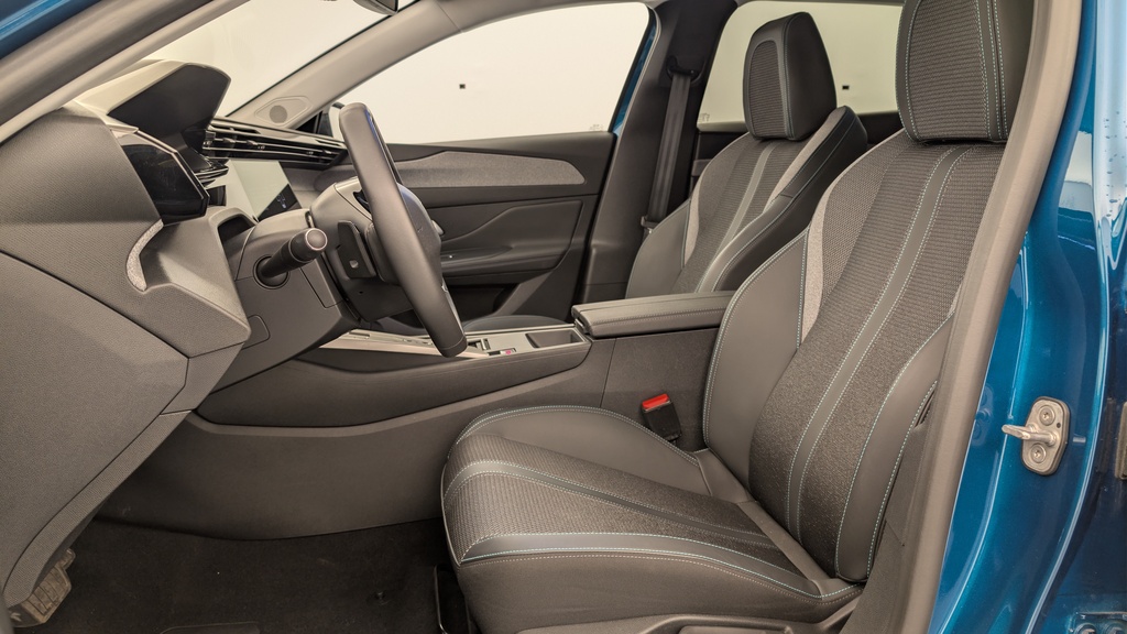 Peugeot 408 Hybrid 136 e-DCS6 Allure