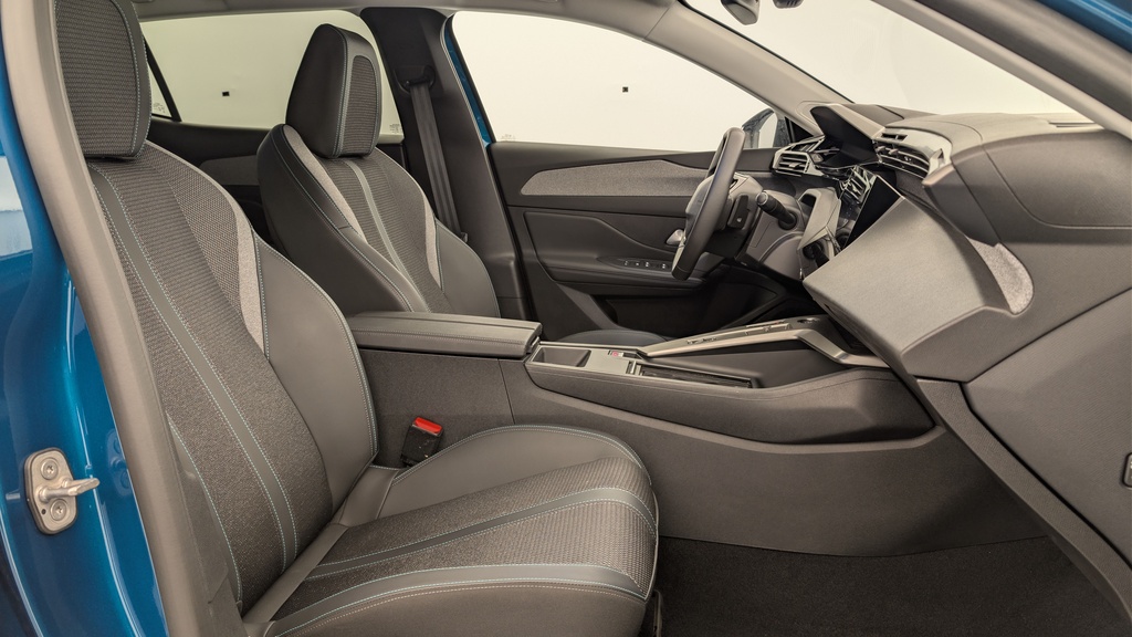 Peugeot 408 Hybrid 136 e-DCS6 Allure