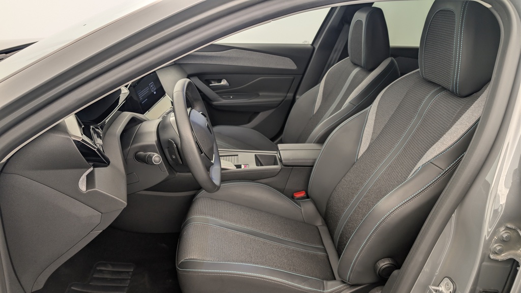 Peugeot 408 Hybrid 136 e-DCS6 Allure