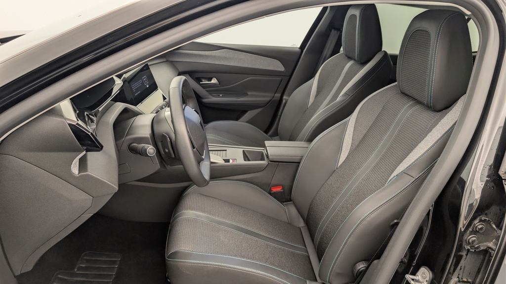 Peugeot 408 Hybrid 136 e-DCS6 Allure