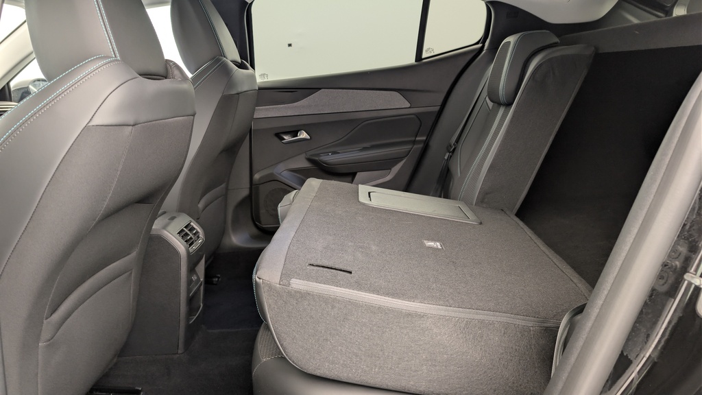 Peugeot 408 Hybrid 136 e-DCS6 Allure
