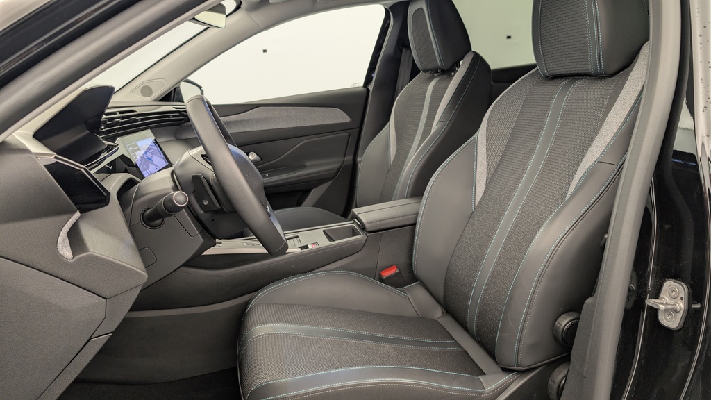 Peugeot 408 Hybrid 136 e-DCS6 Allure