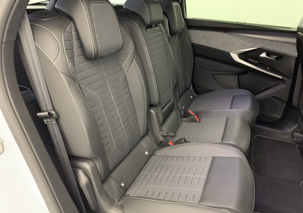 Peugeot 5008 Hybrid 145 e-DCS6 GT