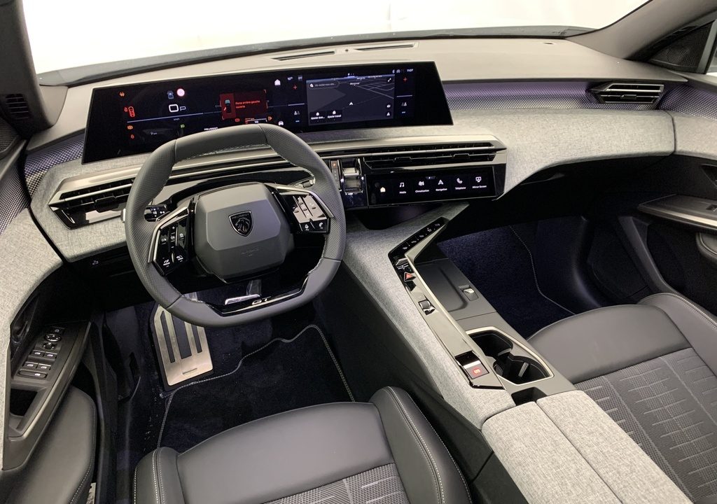 Peugeot 5008 Hybrid 145 e-DCS6 GT