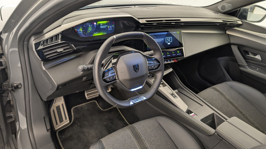 Peugeot 408 Hybrid 145 e-DCS6 GT
