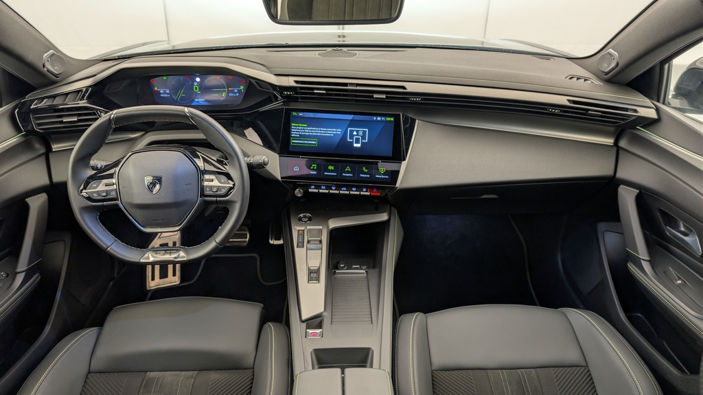Peugeot 408 Hybrid 145 e-DCS6 GT