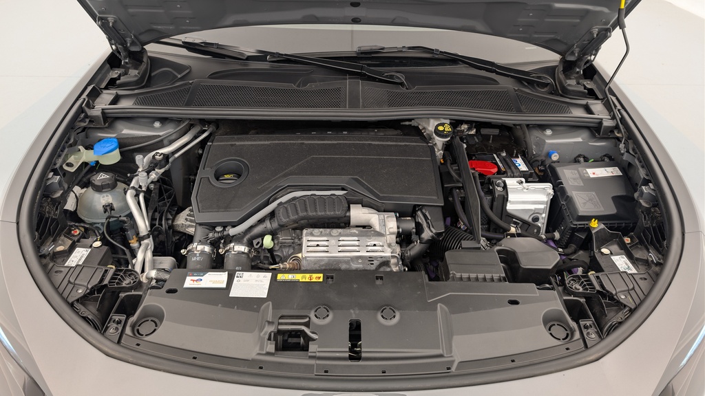 Peugeot 408 Hybrid 145 e-DCS6 GT