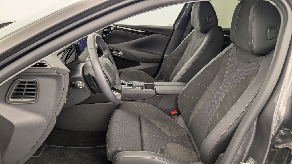 Ds DS4 BlueHDi 130 EAT8 Etoile – Alcantara
