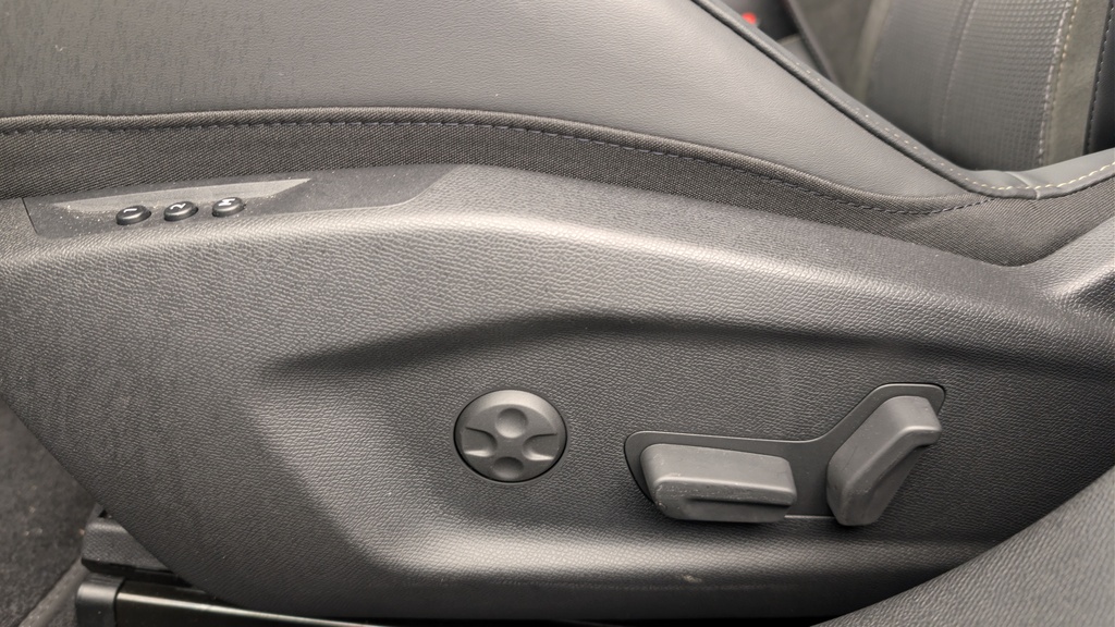 Ds DS4 BlueHDi 130 EAT8 Etoile – Alcantara