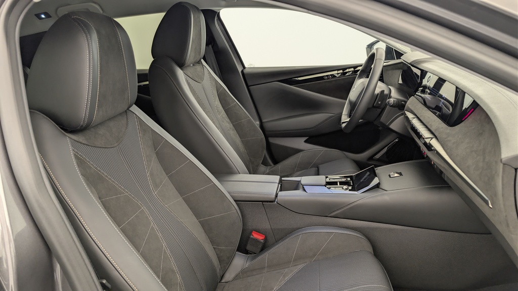 Ds DS4 BlueHDi 130 EAT8 Etoile – Alcantara