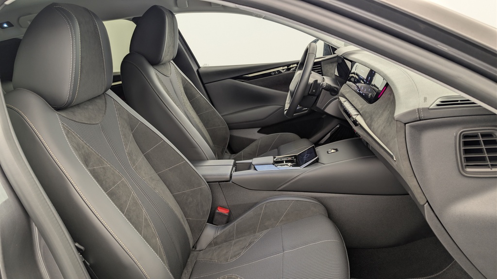 Ds DS4 BlueHDi 130 EAT8 Etoile – Alcantara