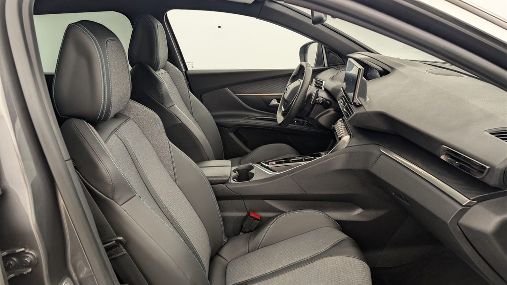 Peugeot 5008 Hybrid 136 e-DCS6 Allure Pack
