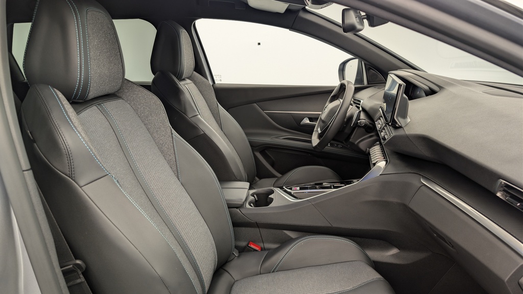 Peugeot 5008 Hybrid 136 e-DCS6 Allure Pack