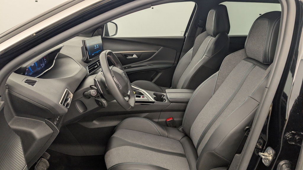 Peugeot 5008 Hybrid 136 e-DCS6 Allure Pack