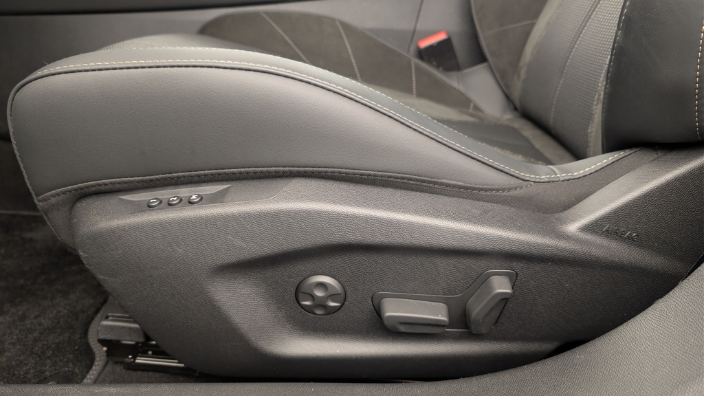 Ds DS4 Hybride 145 e-DCT6 Etoile – Alcantara